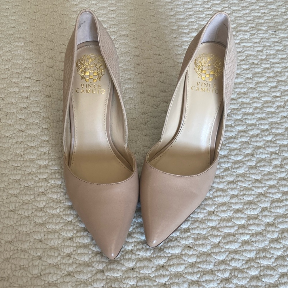 Vince Camuto nude heel. Worn twice. Size 7.